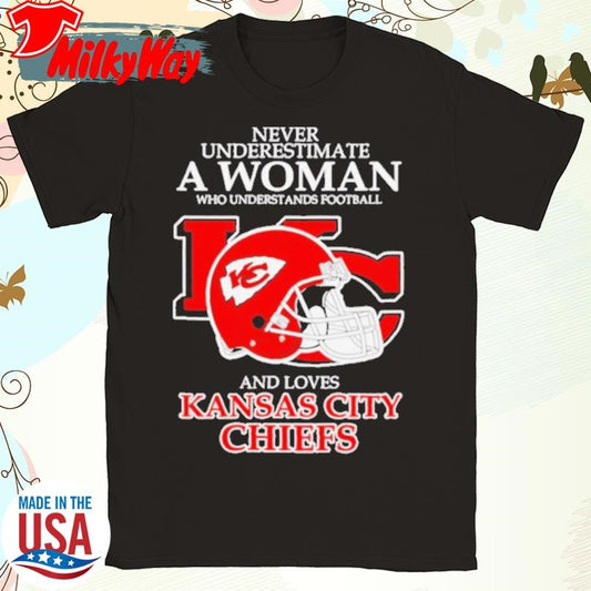 Official A women who understands football and loves Kansas City Chiefs shirt