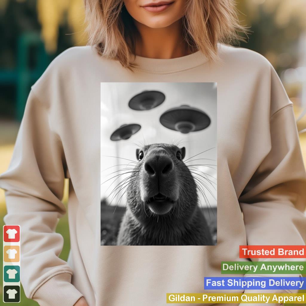 Funny Graphic Costume Weird Cute Capybara Selfie UFO