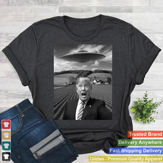 Trump Selfie With Alien UFO Funny Trump Gifts For Men Women