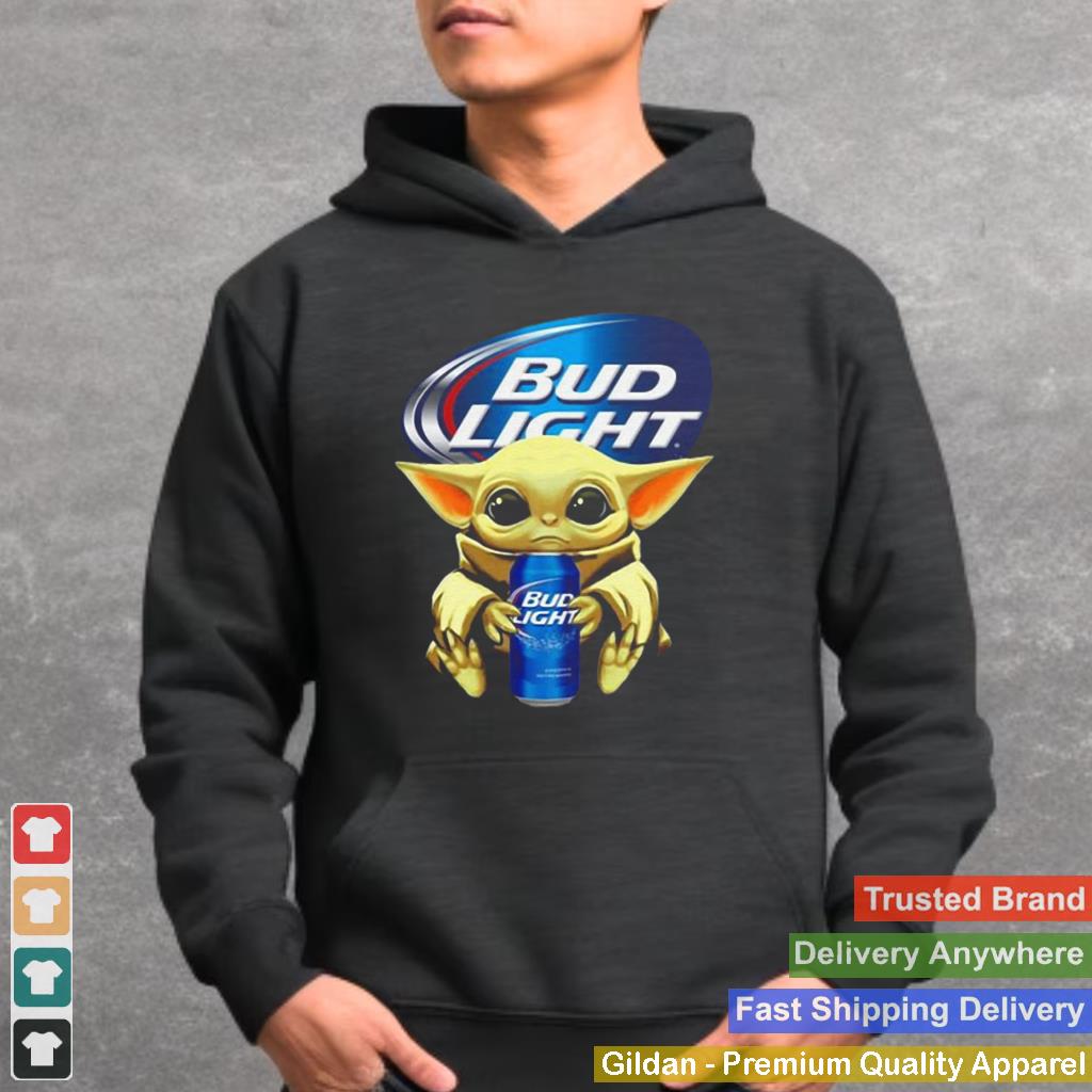 Baby Yoda Hug Bud Light Budweiser Star Wars Mandalorian shirt