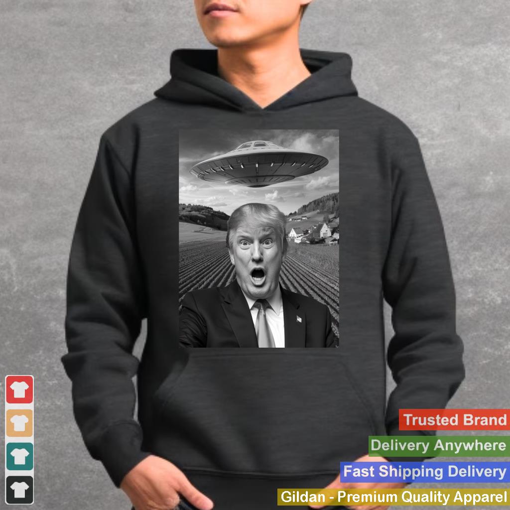 Trump Selfie With Alien UFO Funny Trump Gifts For Men Women_2